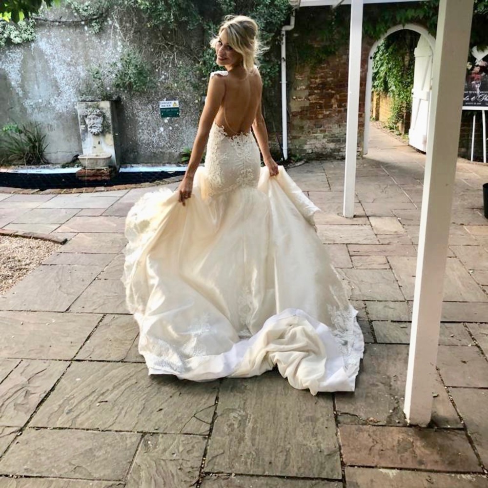 BERTA Bridal Dress (Runway Size & Measurements)